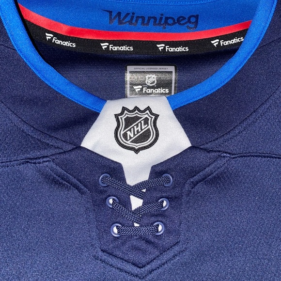 NWOT Winnipeg Jets Jersey - Picture 3 of 5